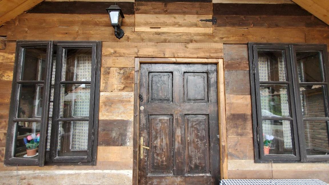 Casa Rustic Feher & Fekete Vendeghazak Sovata Eksteriør bilde