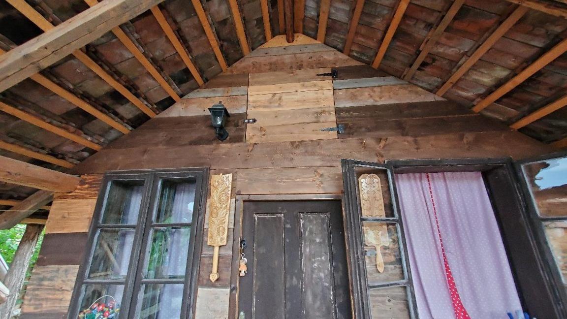 Casa Rustic Feher & Fekete Vendeghazak Sovata Eksteriør bilde